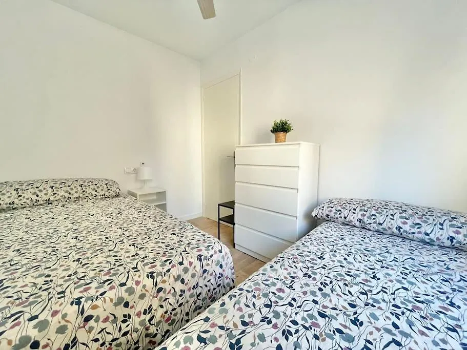 3 Habitaciones, Terraza Y A 200 Metros De La Playa Málaga