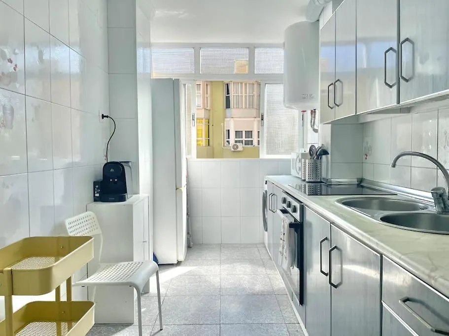 Appartement 3 Habitaciones, Terraza Y A 200 Metros De La Playa Málaga