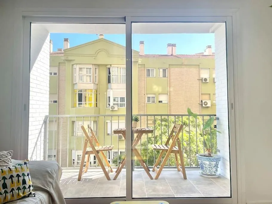 3 Habitaciones, Terraza Y A 200 Metros De La Playa Málaga 0*,  Espagne