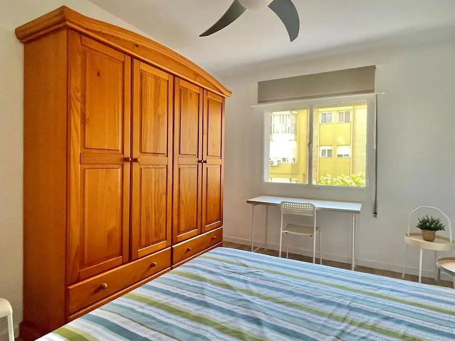 3 Habitaciones, Terraza Y A 200 Metros De La Playa Málaga