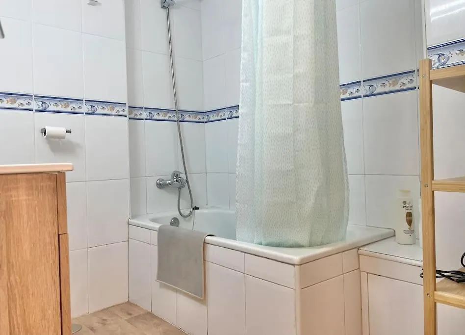 3 Habitaciones, Terraza Y A 200 Metros De La Playa Málaga Appartement