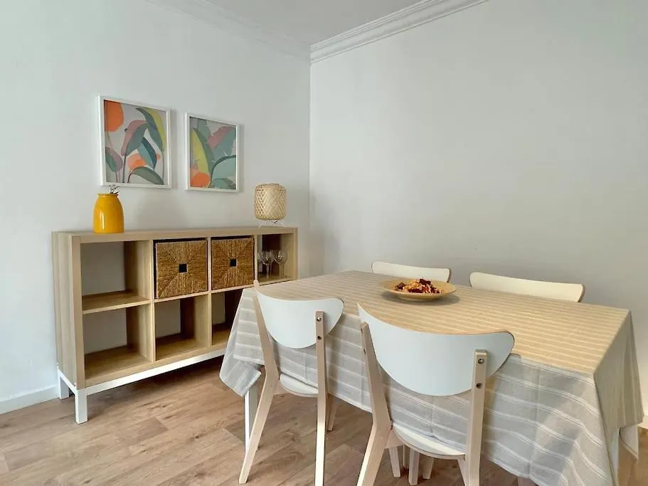 3 Habitaciones, Terraza Y A 200 Metros De La Playa Málaga 0*,  Spanien